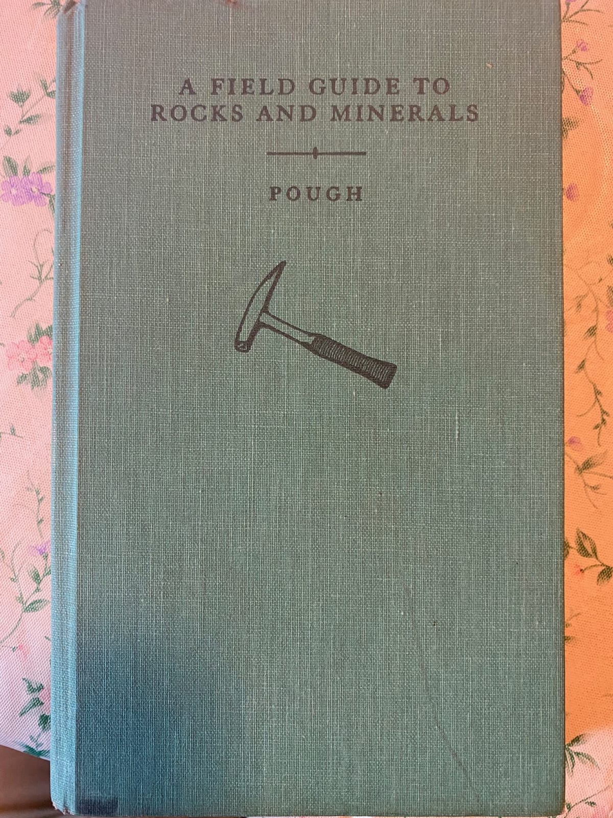 A Field Guide to Rocks and Minerals (Peterson Field Guides) customer photo 2