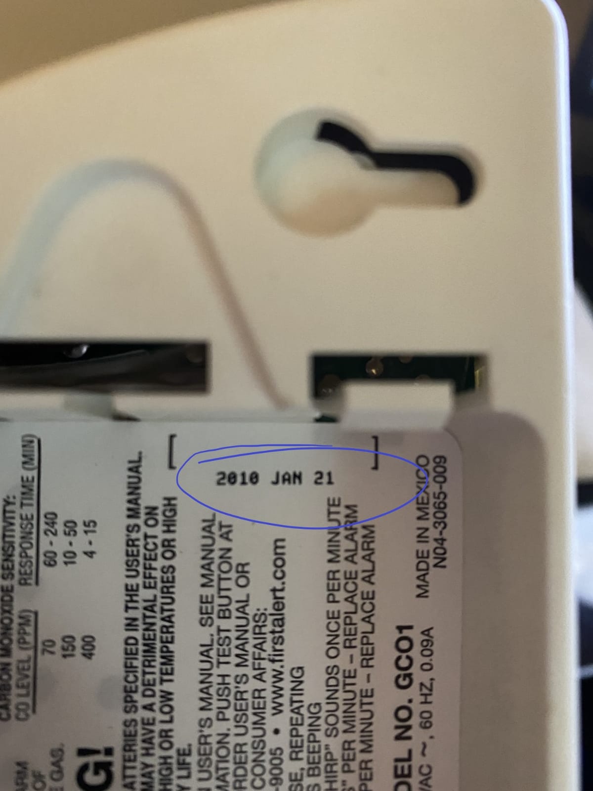 First Alert Plug in Combination Explosive Gas & Carbon Monoxide Alarm | GCO1CN With Digital Display and 9V Battery Backup customer photo 1