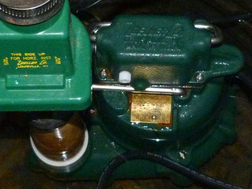 Zoeller M57 Mighty-Mate Submersible Sump Pump - 3/10 HP Cast Iron, 115V, 9' Cord, Vertical Float, 1.5