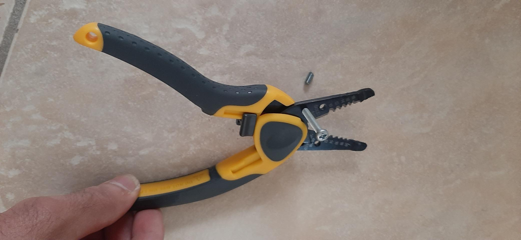 Ideal Industries 45-915 Kinetic Reflex T-Stripper 10-18 AWG Solid and 12-20 Stranded, Curved Handled Wire Stripper customer photo 1
