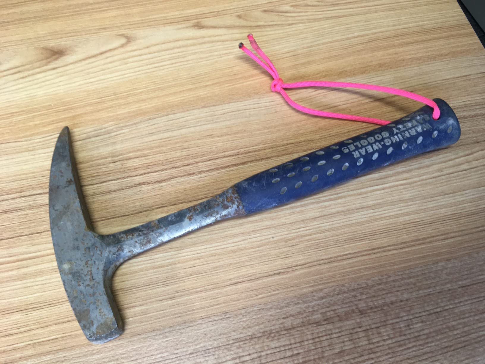 ESTWING Rock Pick - 22 oz USA Made Geology Hammer with Pointed Tip & Shock Reduction Grip - E3-23LP | Made in USA, Top Choice Of Geologists Worldwide, Square Face & Pointed Tip, Forged In One Piece, Shock Reduction Grip customer photo 2