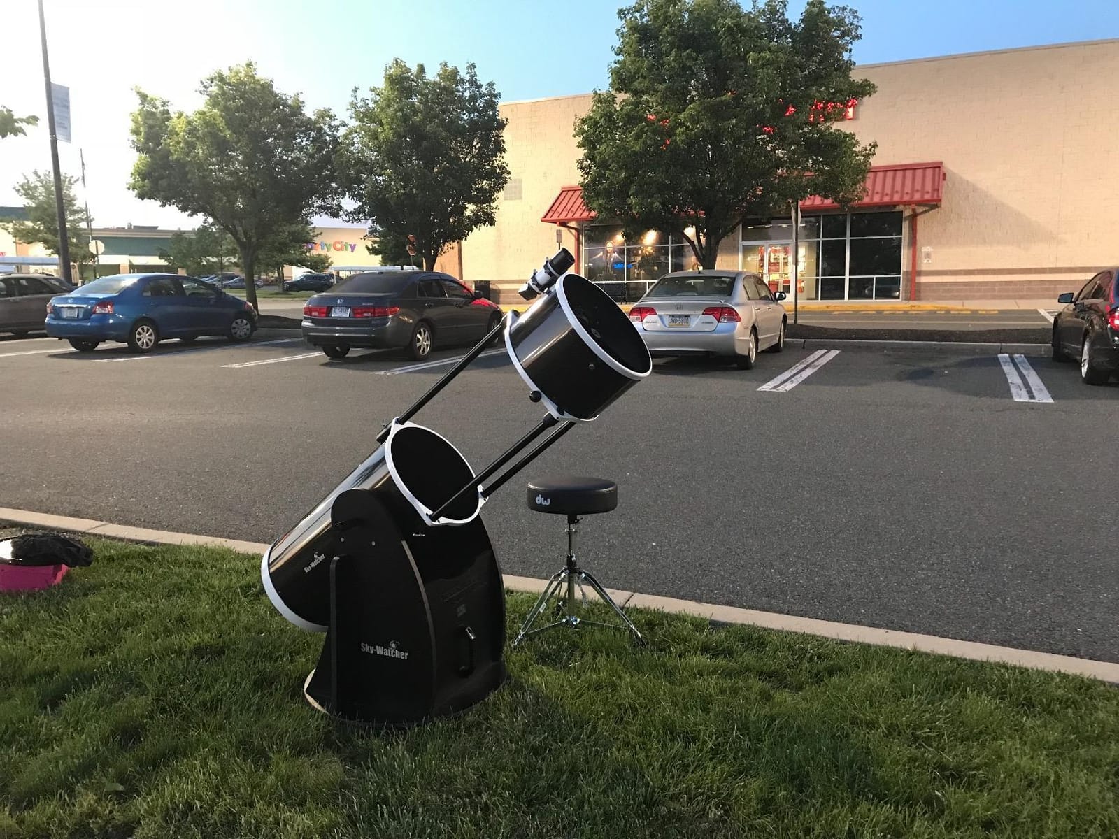 Sky Watcher Sky-Watcher Flextube 300 Dobsonian 12-inch Collapsible Large Aperture Telescope - Portable, Easy to Use, Perfect for Beginners, White/Black (S11740) customer photo 2