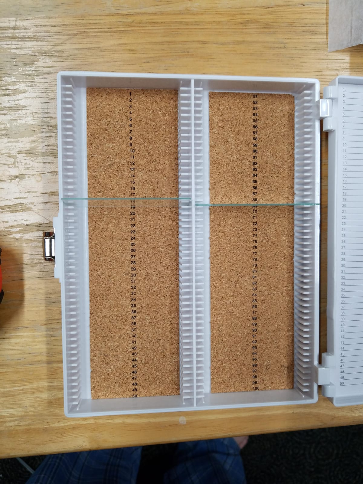 Heathrow Scientific HD15994E White Cork Lined 100 Place Microscope Slide Box customer photo 1