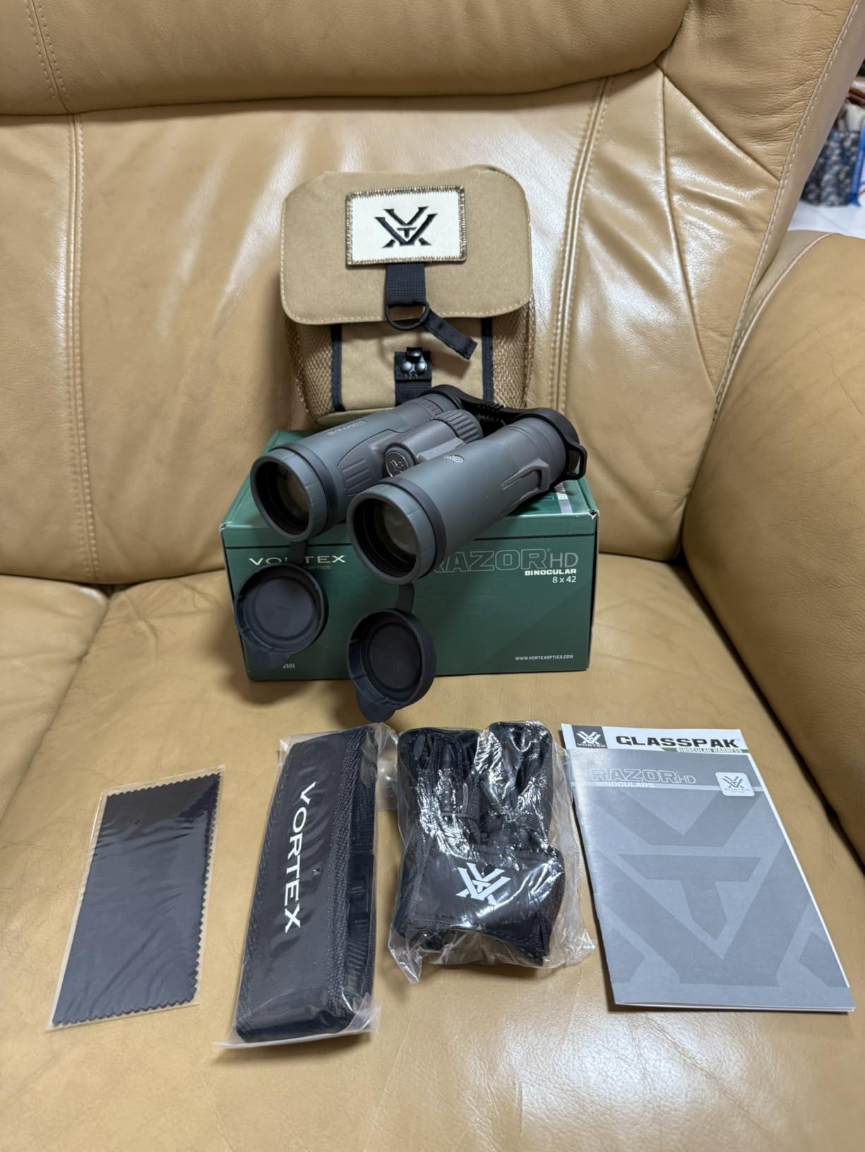 Vortex Razor HD Roof Prism Binoculars | HD Optics, Tripod Adaptable, Magnesium Chasis, Waterproof, Fogproof, Included GlassPak - Unlimited, Unconditional Warranty customer photo 2