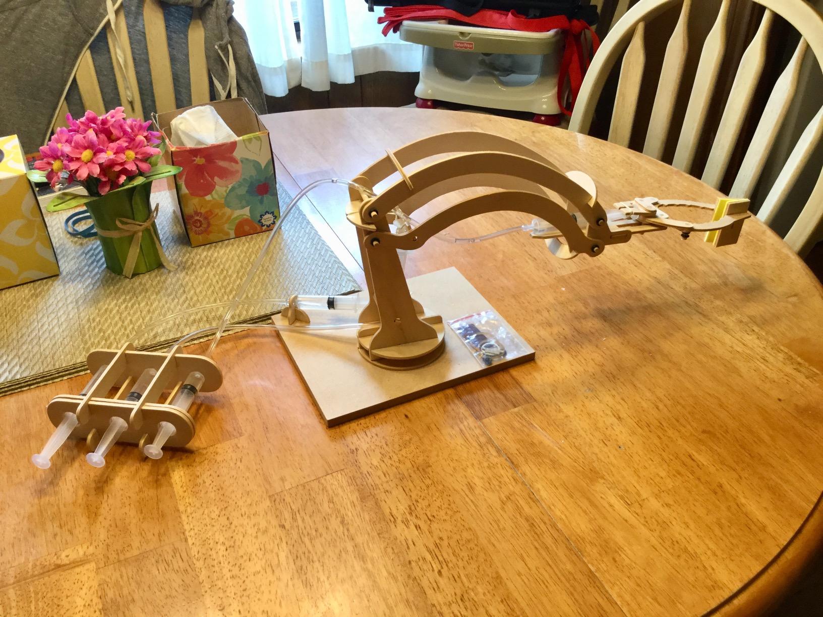 PATHFINDERS STEM Kit - Hydraulic Robotic Arm | Wooden Building Kit for Kids Ages 8-12 | Mechanical Engineering Toy customer photo 1
