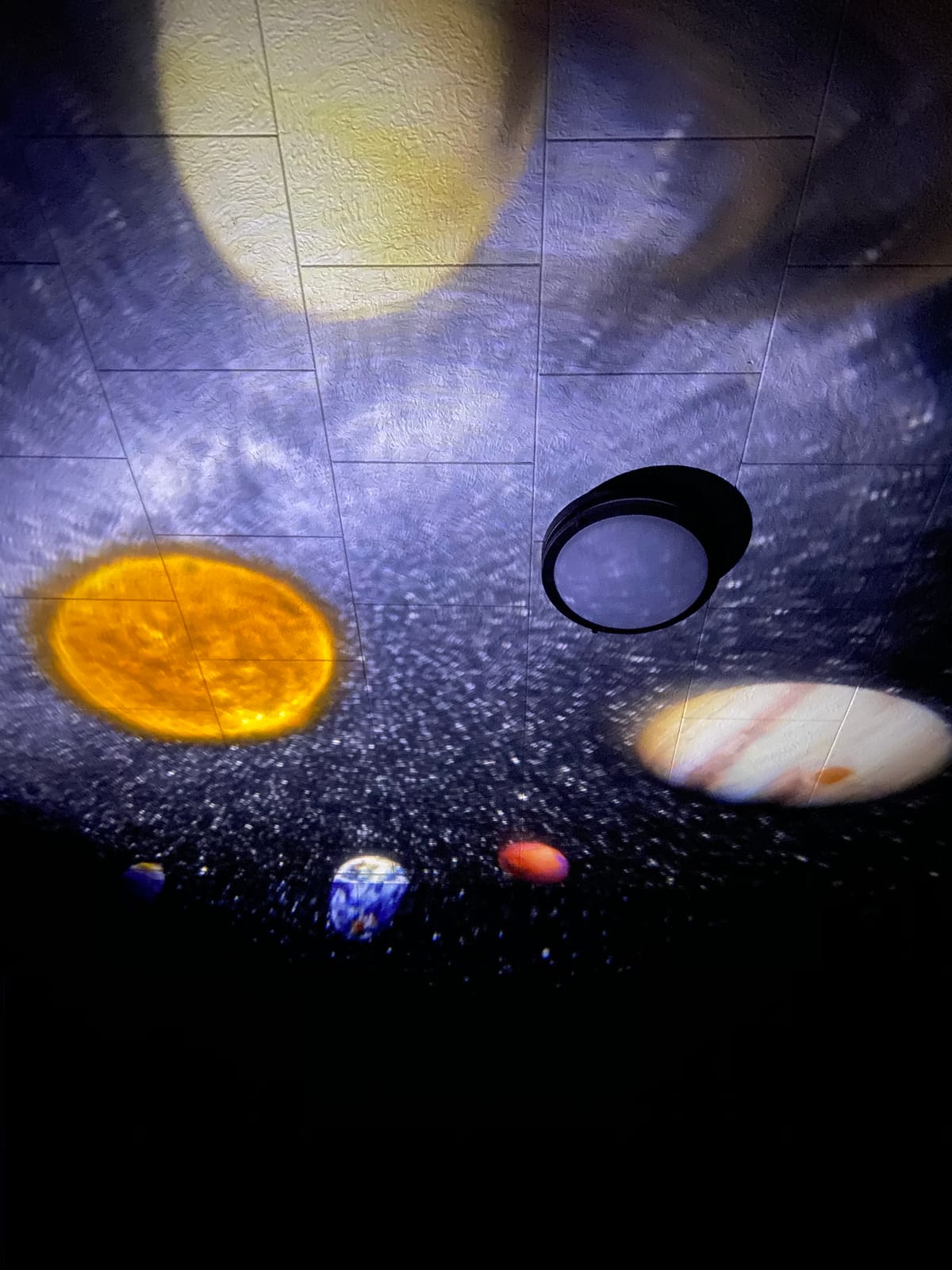 Homestar Sega Classic White - Home Planetarium - Star Projector customer photo 1