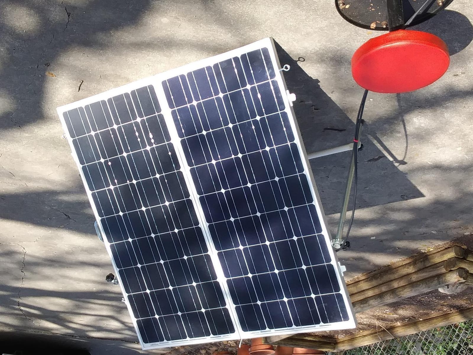 Renogy 200W 12V Monocrystalline Solar Panel Kit + 30A PWM Charge Controller | 200W 12V Monocrystalline solar starter kit with 2Pcs 100W panels & 30A PWM controller for RV, Boats, Camper, Off-Grid System customer photo 1