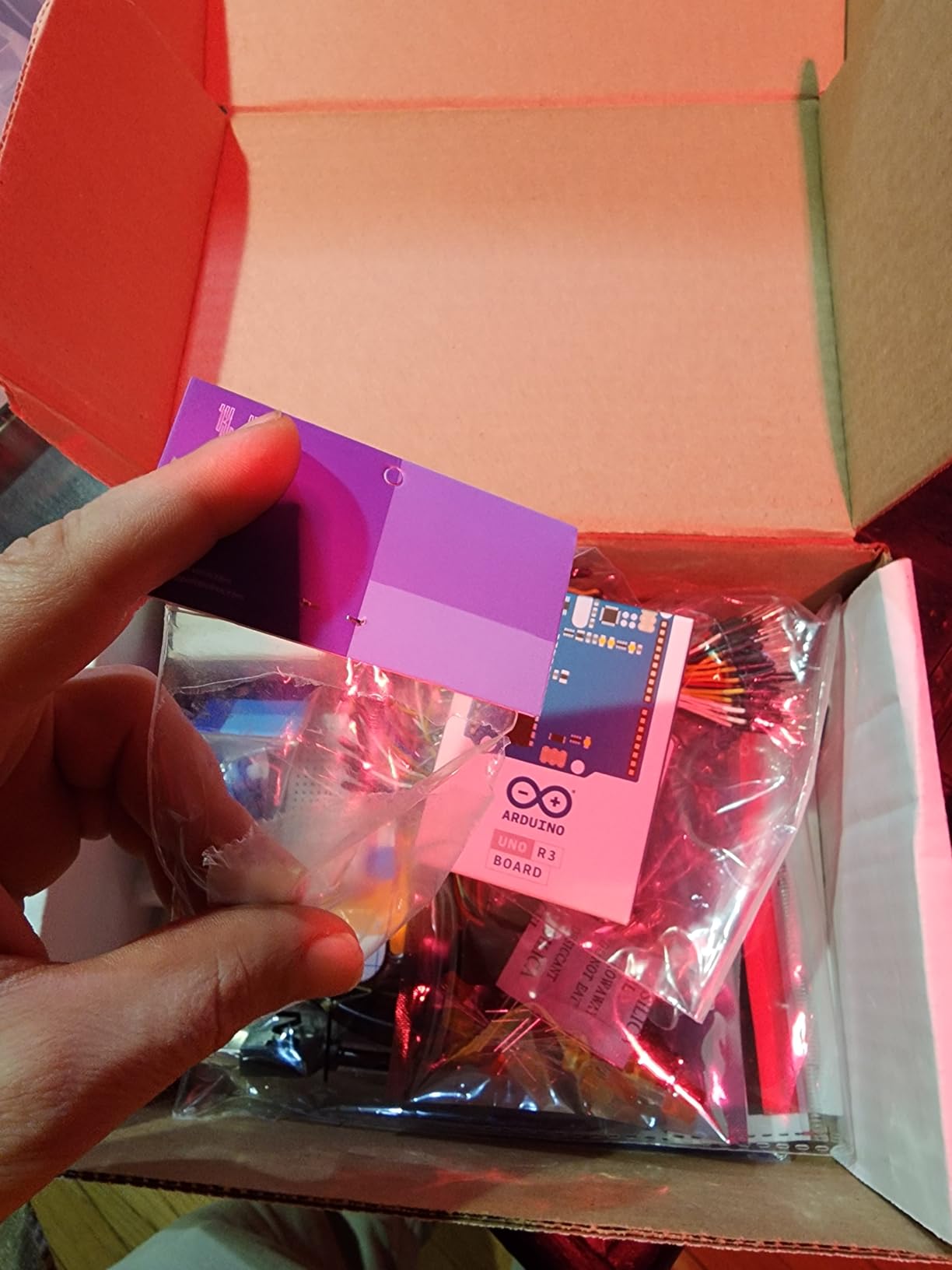 Vilros Arduino Uno Starter Kit - Includes Arduino Uno R3 Board, 190+ Electronics Components, Breadboard, Jumper Wires, DC Motor, Servo, Relay, Full-Color 72 Page Manual [190+ Pieces] customer photo 2