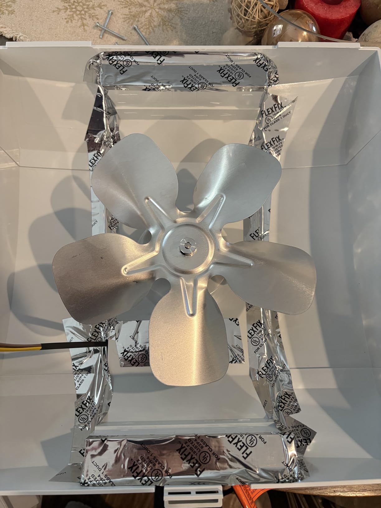 AprilAire 700M Whole-House Fan Powered Humidifier, Manual Control, Large Capacity, Up to 5,300 Sq. Ft., 18GPD, Gray customer photo 1