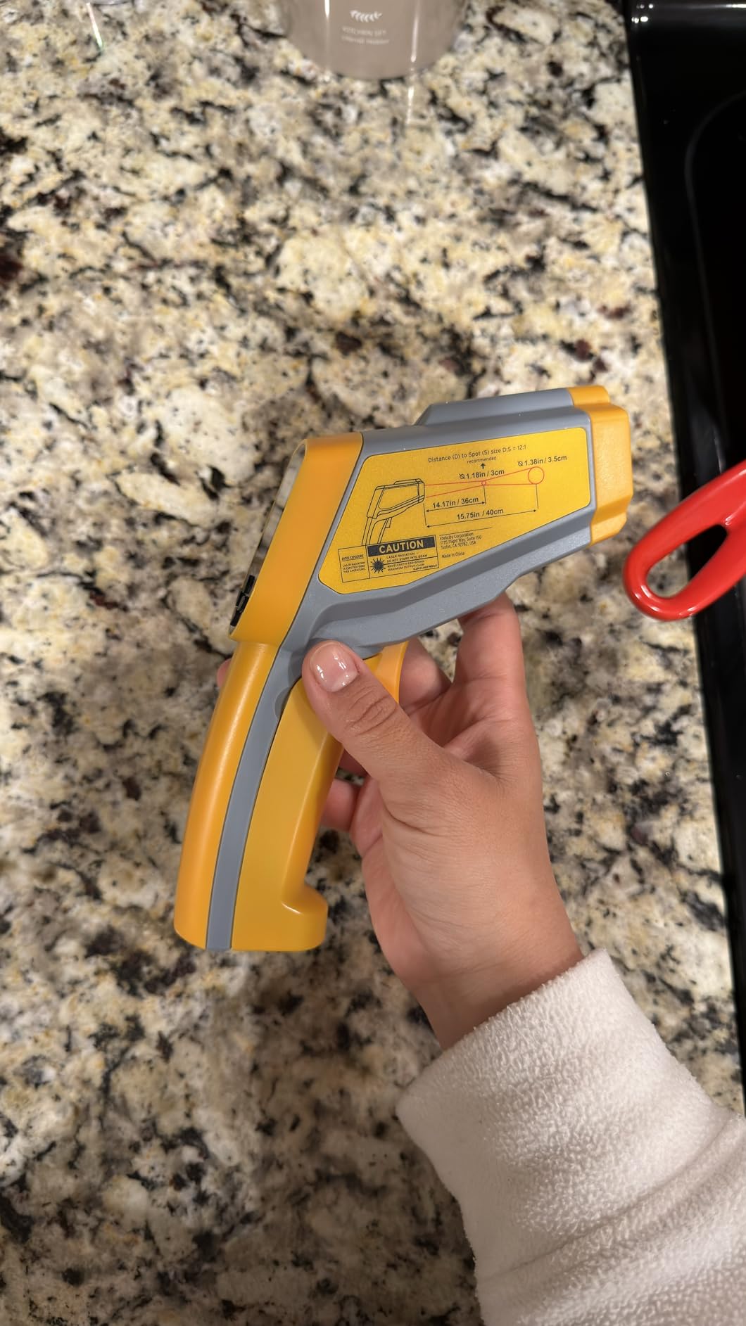 Etekcity Infrared Thermometer Laser Temperature Gun, -58°F to 1130°F | Adjustable Emissivity, MAX Display, Pizza Oven, BBQ, Meat, Candy, HVAC, Refrigerator, Non-Contact Temperature Measurement customer photo 2