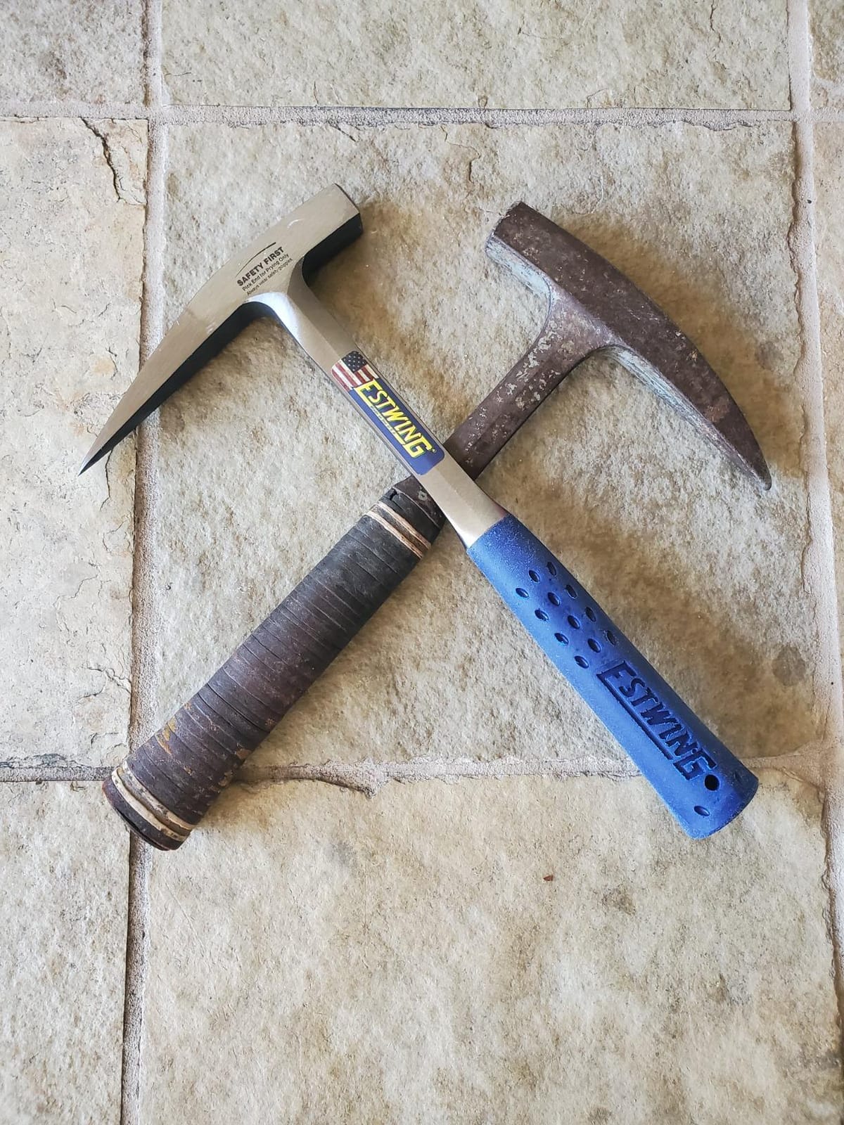 ESTWING Rock Pick - 13 oz USA Made Geology Hammer with Smooth Face & Shock Reduction Grip - E3-13P | Made in USA, Top Choice Of Geologists Worldwide, Square Face & Pointed Tip, Forged In One Piece, Shock Reduction Grip customer photo 2