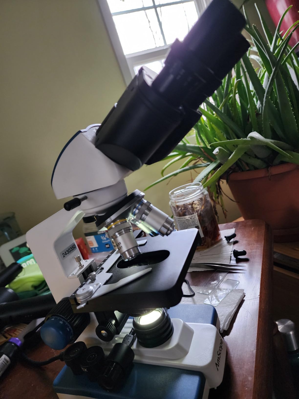 AmScope B120C-E5 Series Professional LED Binocular Compound Microscope, 40X-2500X with 5MP Camera customer photo 2