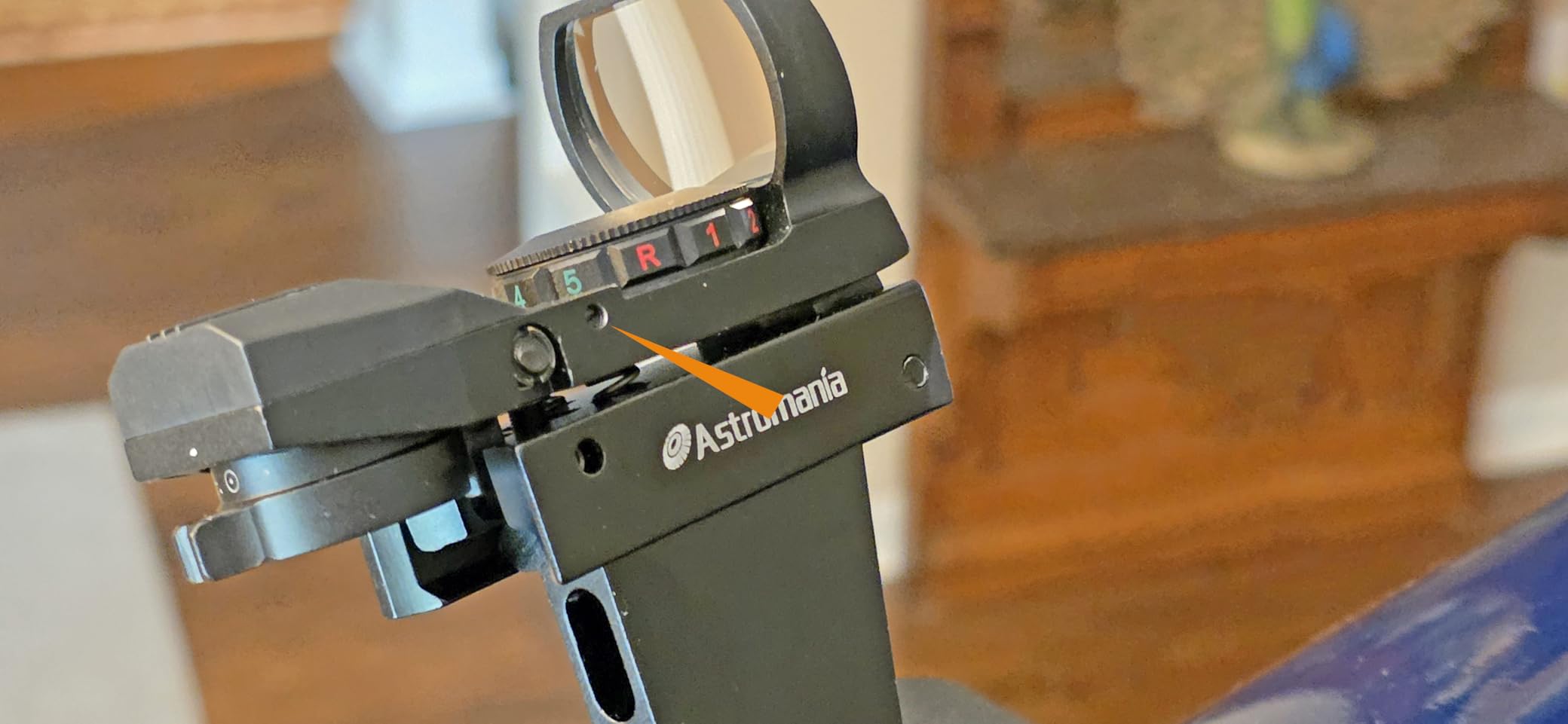 Astromania StarPointer Red Dot Finder Scope for Telescope Deluxe Finder | Four Different Light Symbols,7 Brightness Dimming Levels,Rigid Metal LED Telescope Finders,Fits All Vixen/GP Finder Shoes customer photo 1