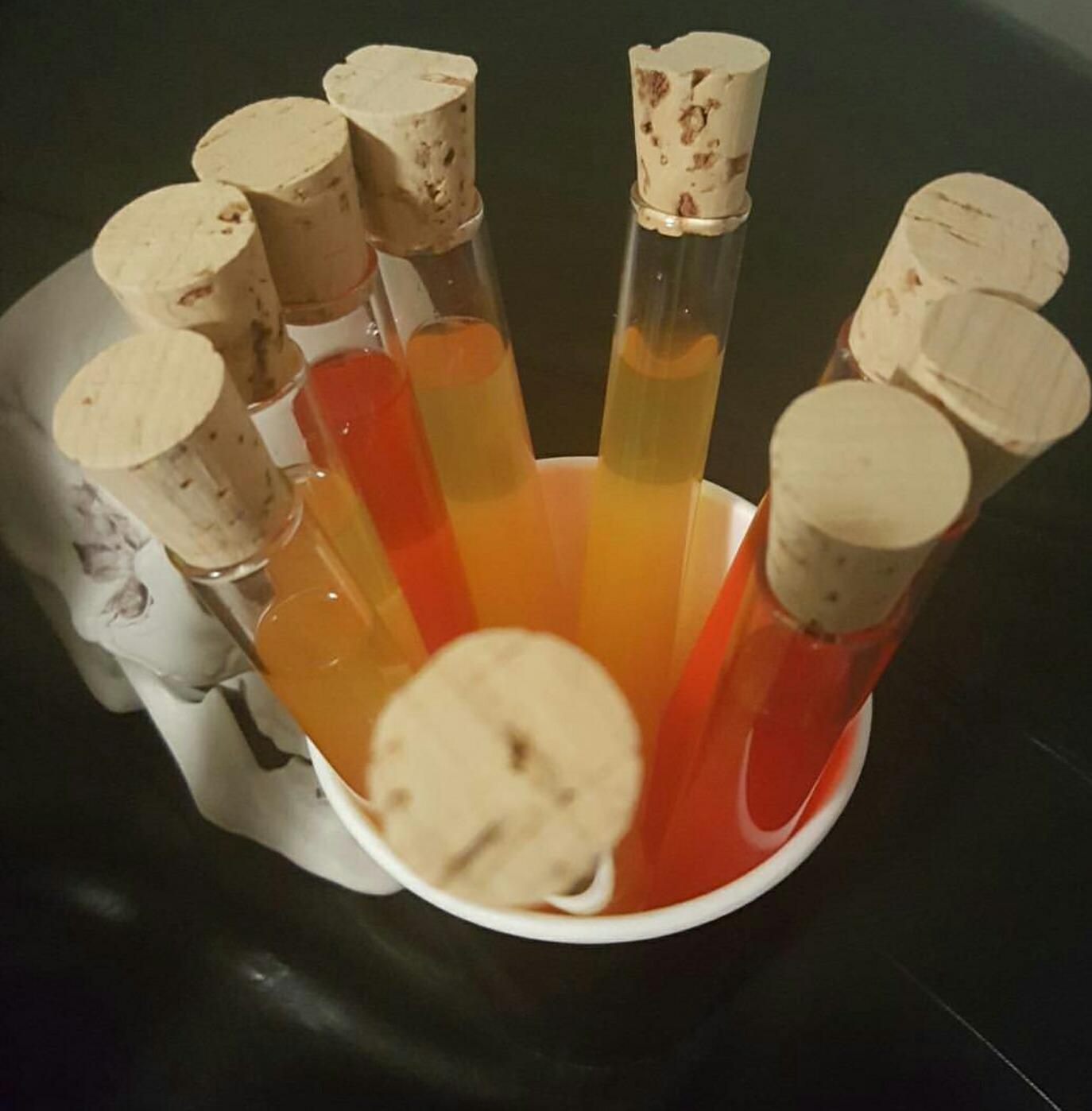 16x100mm Test Tubes with Cork Stoppers and Cardboard Rack, Borosilicate Glass, Round BTM, 10ml Vol, Karter Scientific 220F6 (Pack of 25) customer photo 2