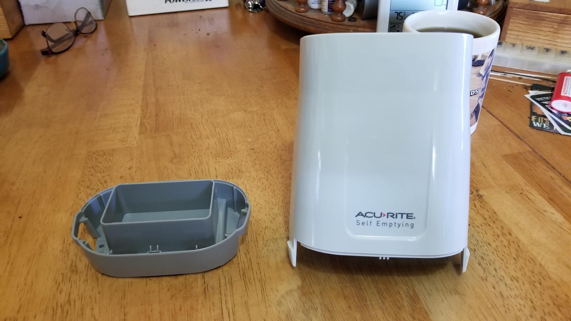 AcuRite 01089M Rain Gauge with Thermometer & Humidity customer photo 2