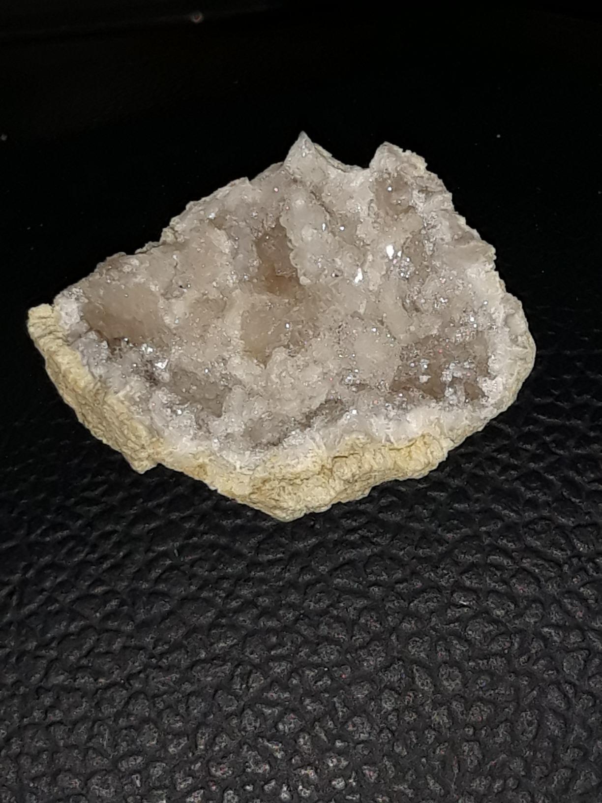 DANCING BEAR 25 Break Your Own Geodes, (Medium 1-1.5