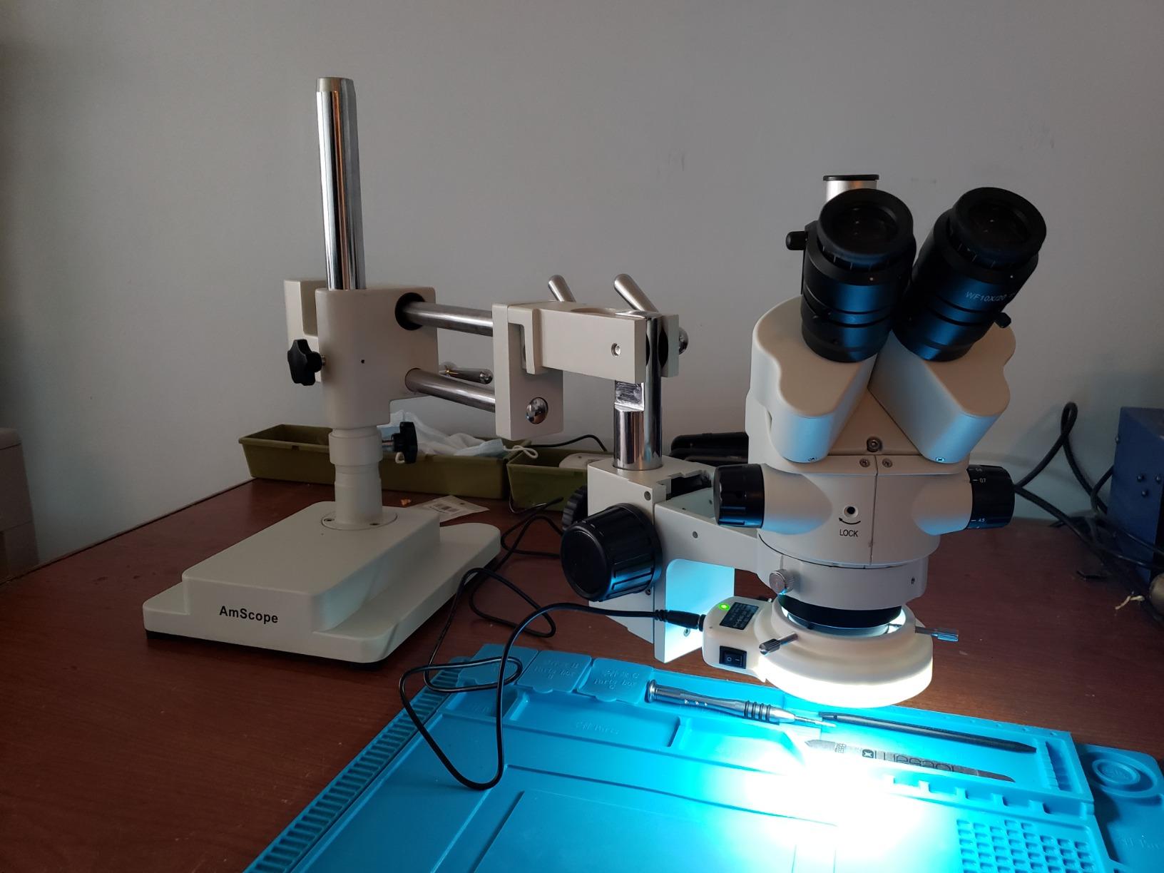 AmScope SM-4NTP 45X Simul-Focal Stereo Lockable Zoom Microscope on Dual-Arm Boom Stand, 7X-45X Magnification, 76mm Holder Ring, 360 Degree Multi-Axis Head Rotation, Heavy-Duty Boom Stand customer photo 2