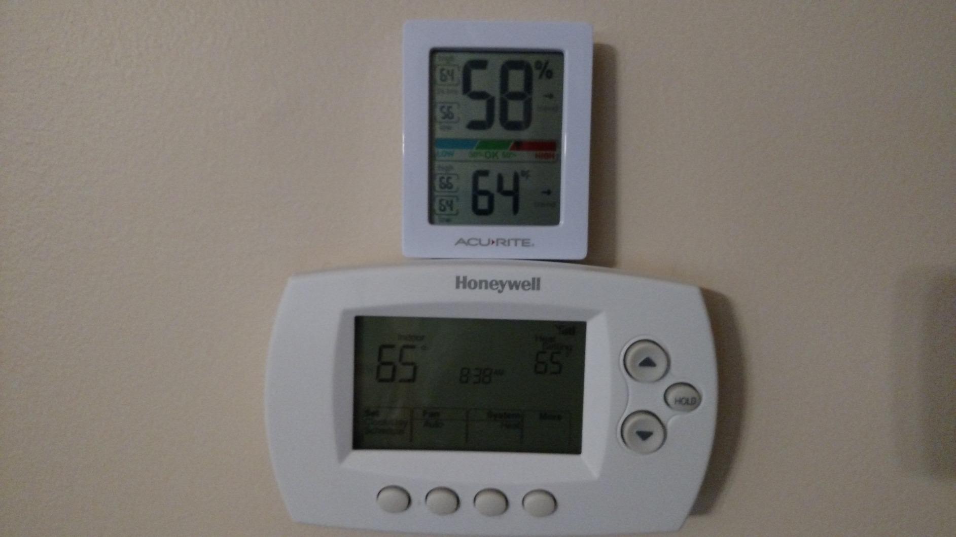 AcuRite Humidity Meter Hygrometer and Indoor Thermometer customer photo 1