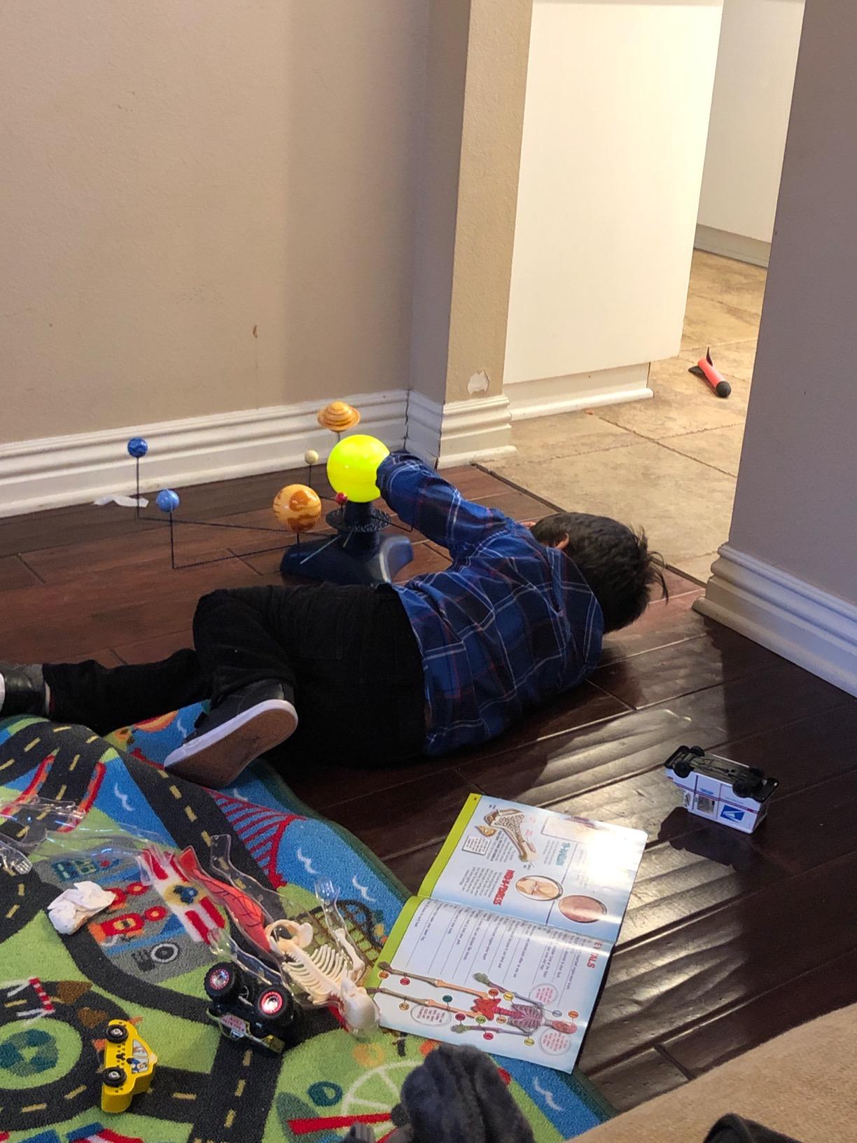 Educational Insights GeoSafari Motorized Solar System customer photo 1