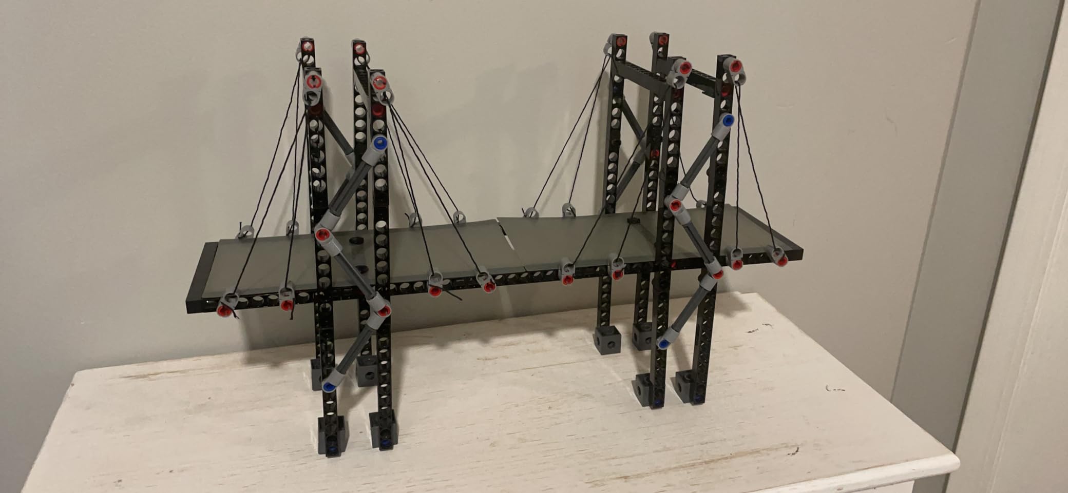 Thames & Kosmos Structural Engineering: Bridges & Skyscrapers | Build 20 Models | Learn about Force, Load, Compression, Tension | Parents' Choice Gold Award Winner customer photo 2