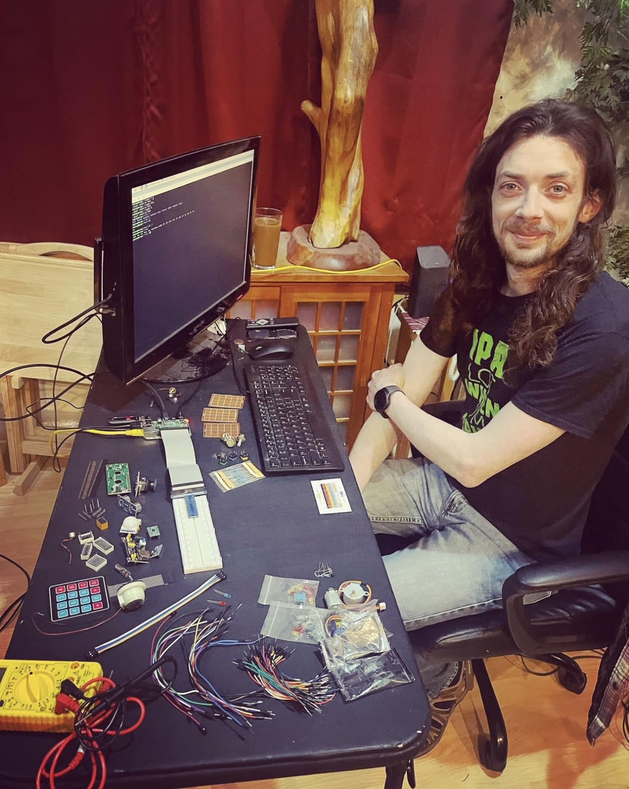 Freenove Ultimate Starter Kit for Raspberry Pi 5 4 B 3 B+ 400 Zero 2 W, 962-Page Detailed Tutorial, Python C Java Scratch Processing Code, 223 Items, 128 Projects (Raspberry Pi NOT Included) customer photo 1