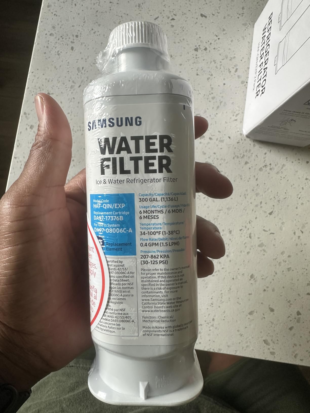 Samsung HAF-QIN/EXP Genuine Refrigerator Water Filter, Reduces 99% of Harmful Contaminants for Clean, Clear Drinking Water, 6-Month Life, Easy Install, Pack of 1 customer photo 1