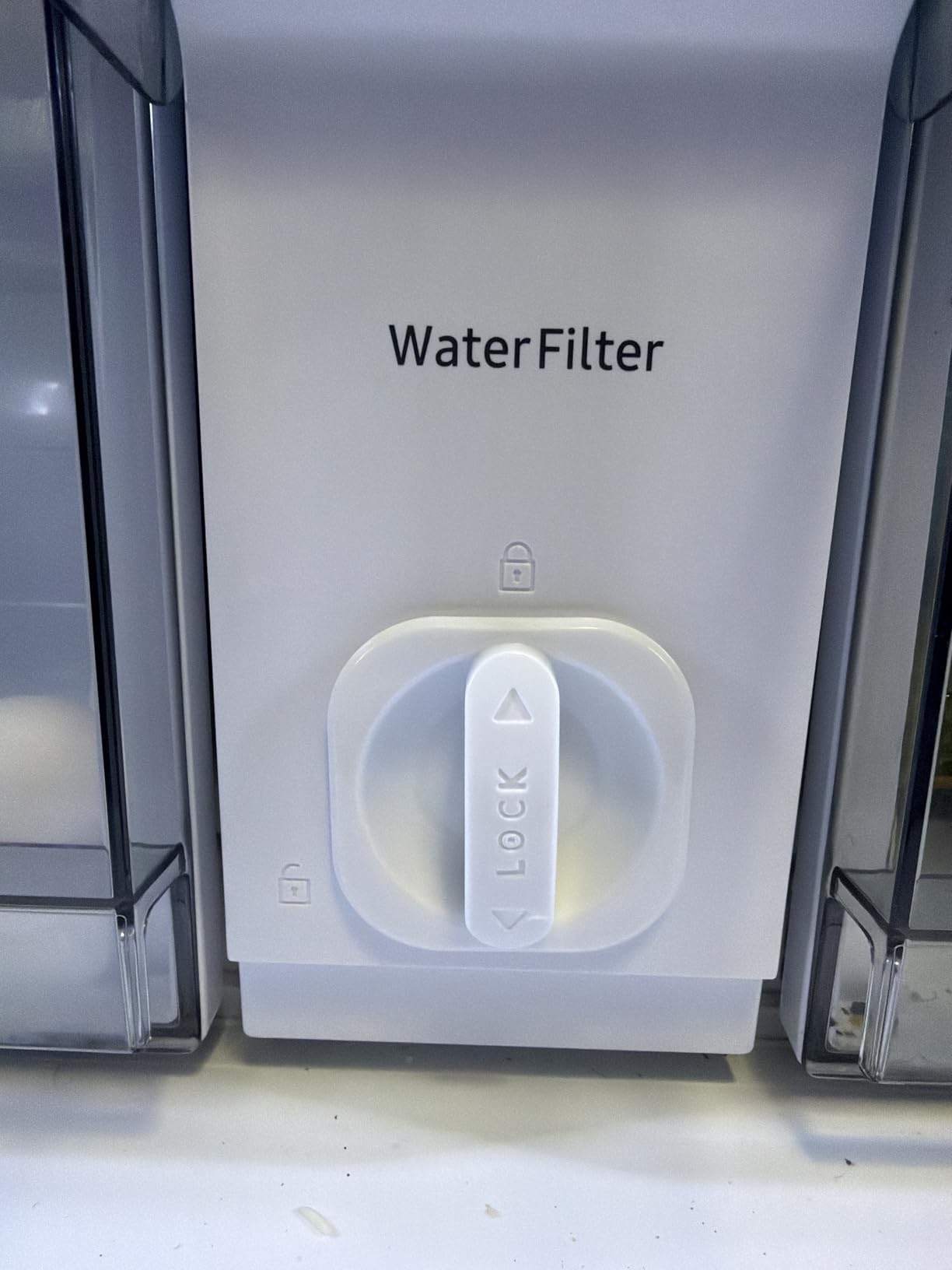 Samsung HAF-QIN/EXP Genuine Refrigerator Water Filter, Reduces 99% of Harmful Contaminants for Clean, Clear Drinking Water, 6-Month Life, Easy Install, Pack of 1 customer photo 2