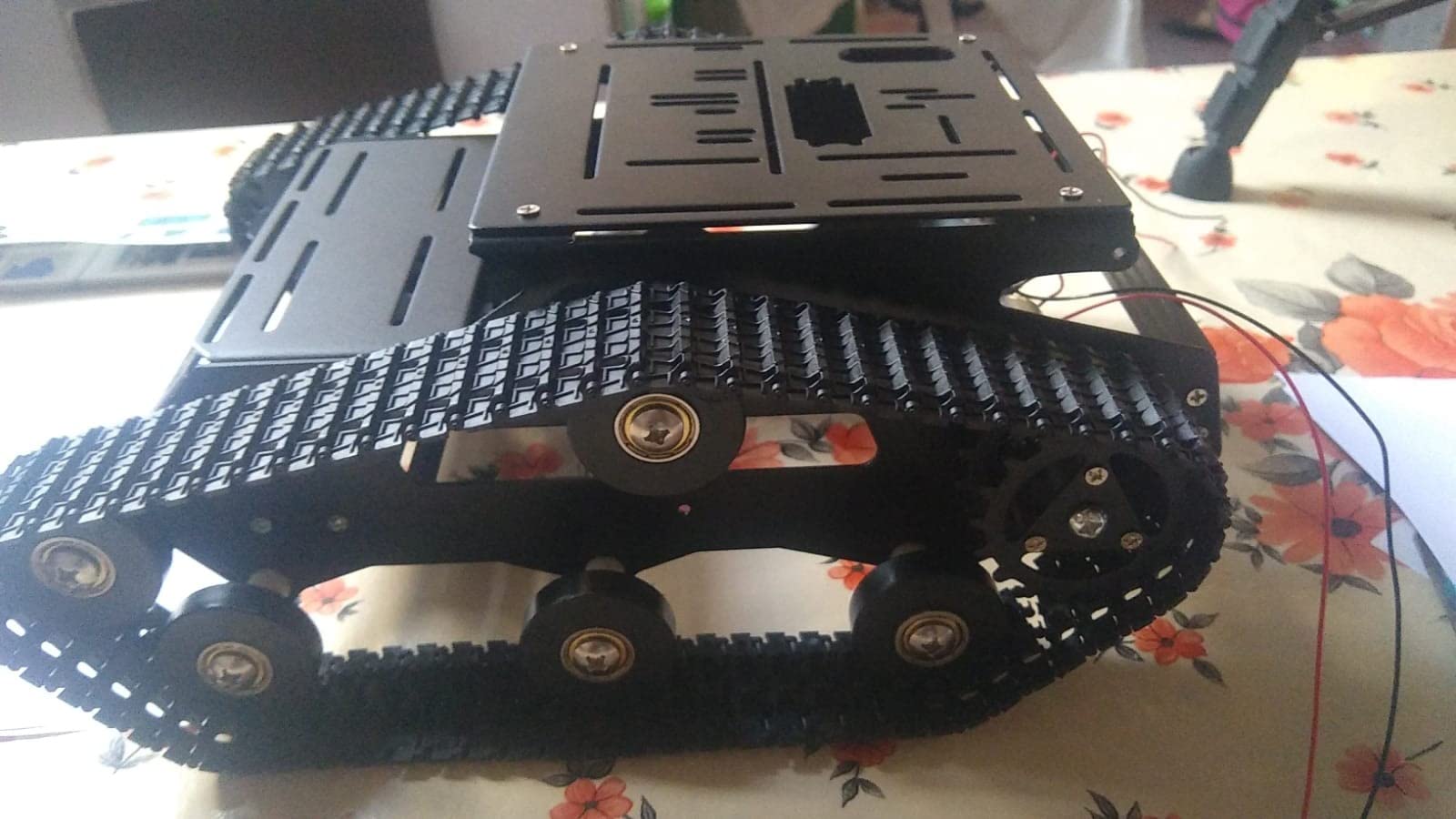 Smart Robot Car Chassis Kit Aluminum Alloy Big Tank Chassis with 2WD Motors for Jetson Nano/Raspberry Pi/Arduino DIY STEM Education Projects and ROS Research (Gold, with DC Motor) customer photo 2