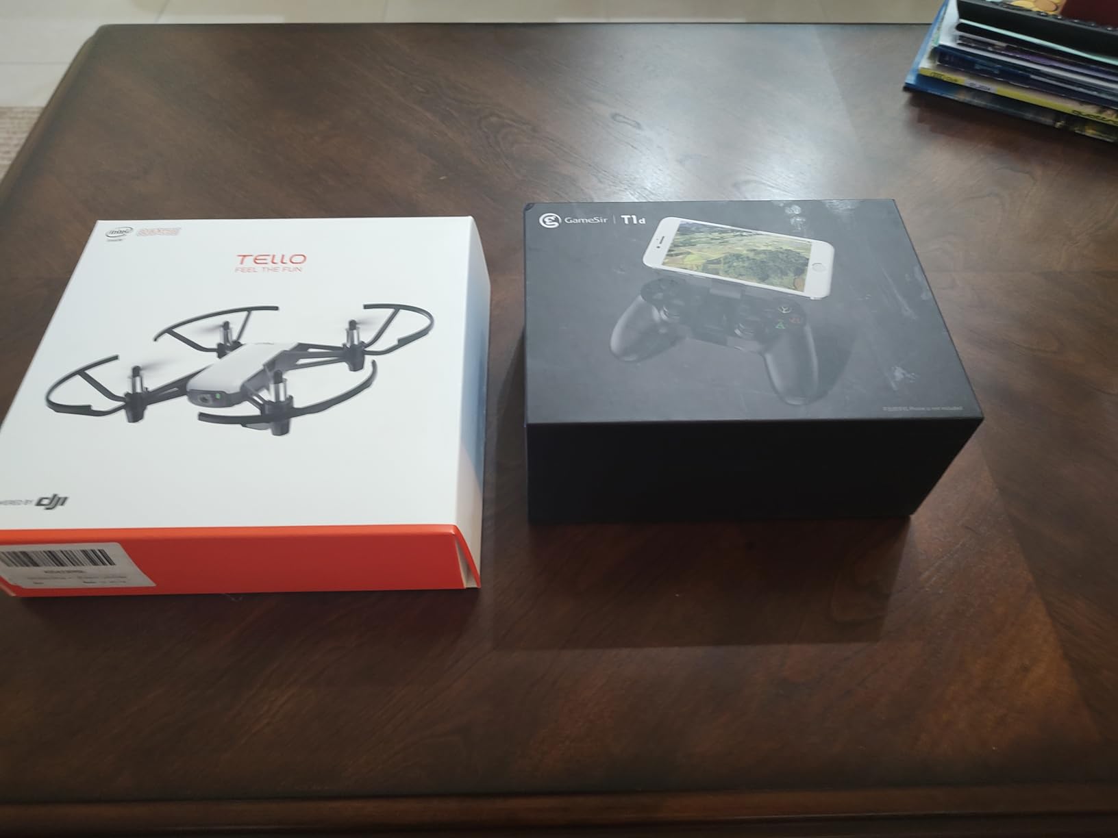 DJI Tello Drone with 720P Camera EZ Shots - 13 Minutes Flight time - 8D Stunts customer photo 1