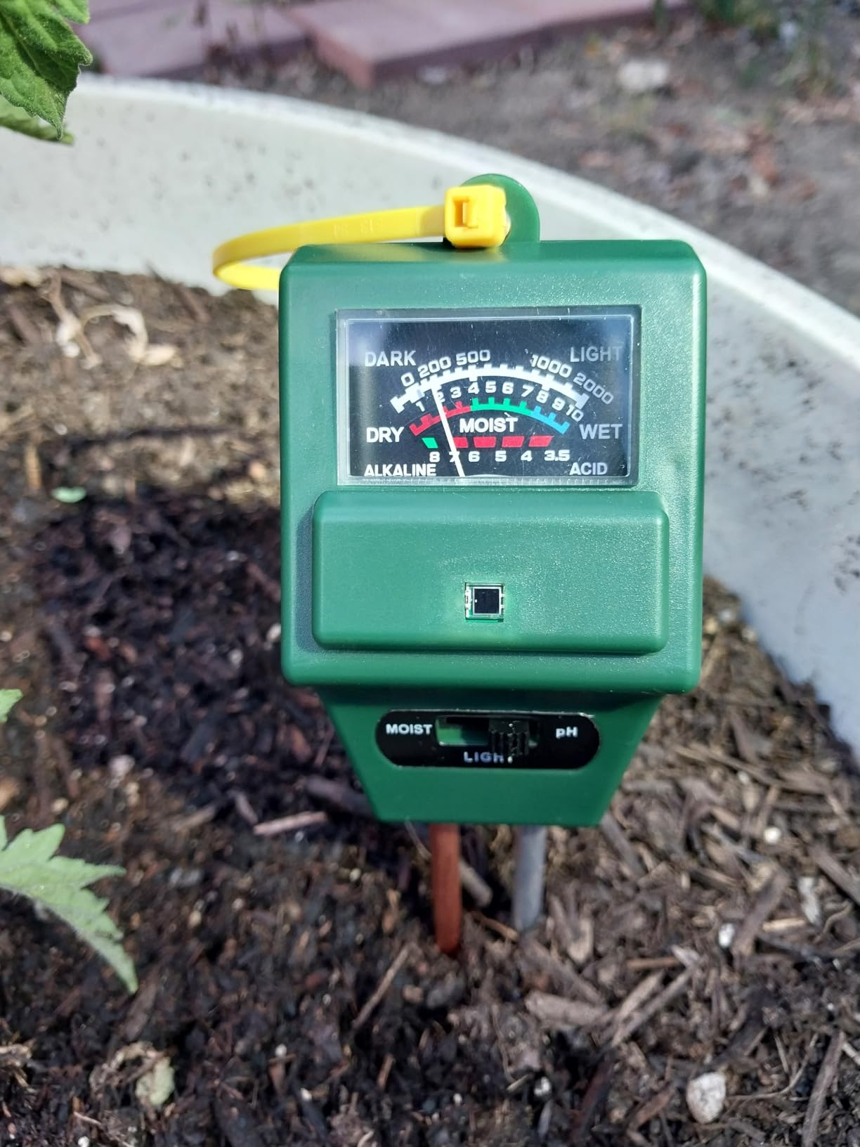 SONKIR Soil pH Meter, MS02 3-in-1 Soil Moisture/Light/pH Tester Gardening Tool Kits for Plant Care, Great for Garden, Lawn, Farm, Indoor & Outdoor Use (Green) customer photo 2