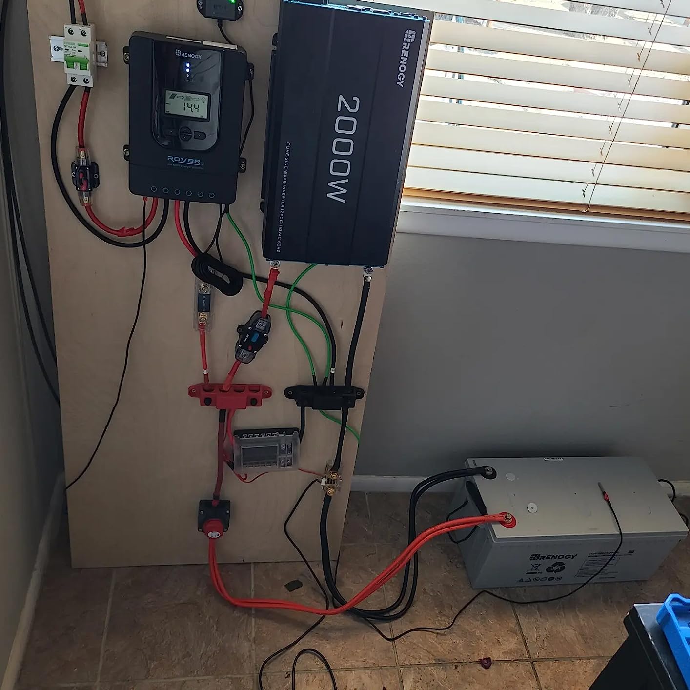 Renogy 400Watt Premium Solar Kit with 40A MPPT Charge Controller customer photo 1
