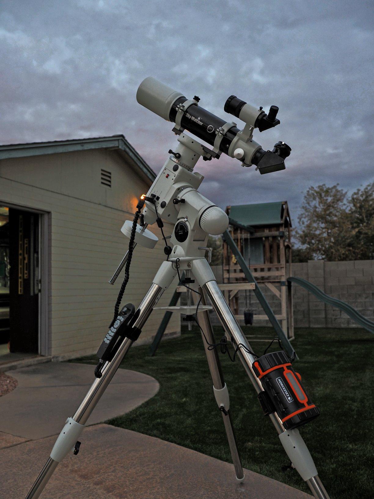 Celestron PowerTank Lithium Pro 12V Large Capacity Telescope Battery Pack | Safe 12V Power Supply for Telescopes, Rechargeable LiFePO4 Battery, X-Large 17-hr/158 Wh Capacity, Flashlight, 2 USB Ports customer photo 1