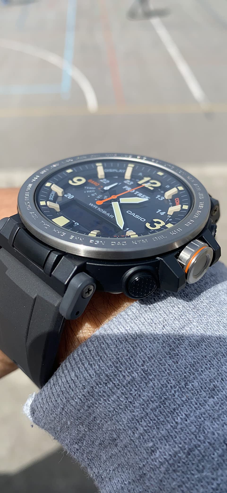 Casio PRG600 Series | Pro Trek | 100M WR | 1/100 SEC Stop Watch | Compass/Alt/Baro-Thermo | Tough Solar Power/Atomic Timekeeping | 1-100 SEC Stopwatch | Countdown Timer | World Time customer photo 1