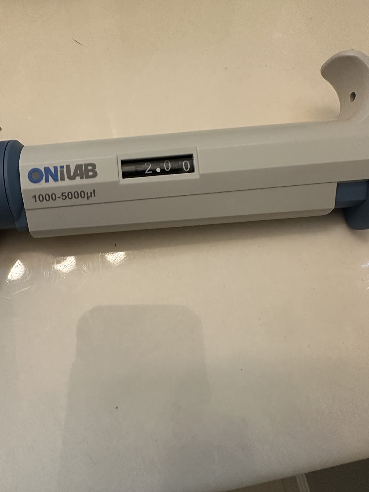 ONiLAB Single Channel Adjustable Pipettor, Micropipette 100-1000μL | Ergonomic Design, Clear Volume Display, Adjustable Volume Control, Precise Liquid Handling, Autoclavable customer photo 2