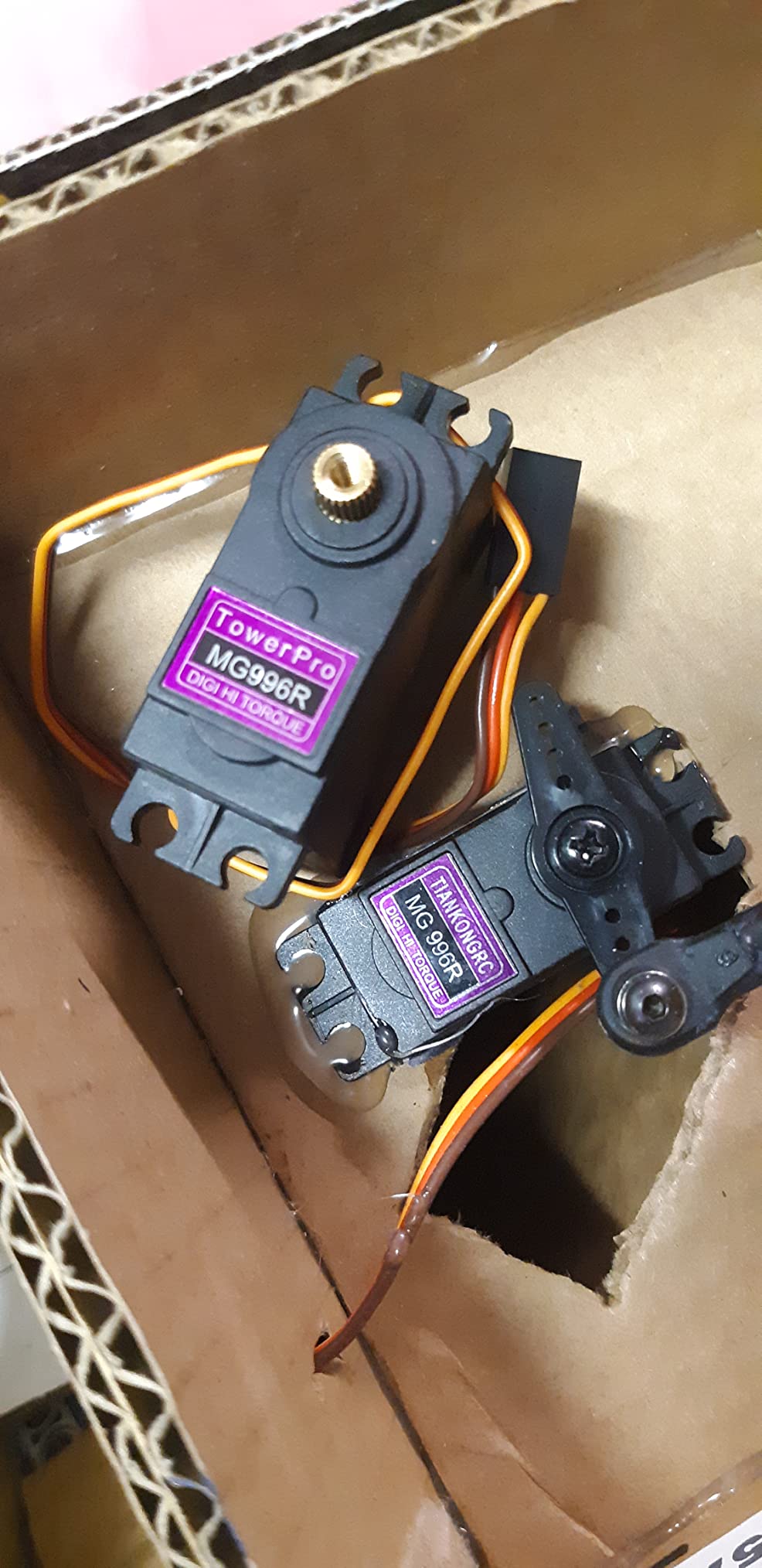 Deegoo [4-Pack] MG996R 55g Metal Gear Torque Digital Servo Motor for Futaba JR RC Helicopter Car Boat Robot customer photo 2