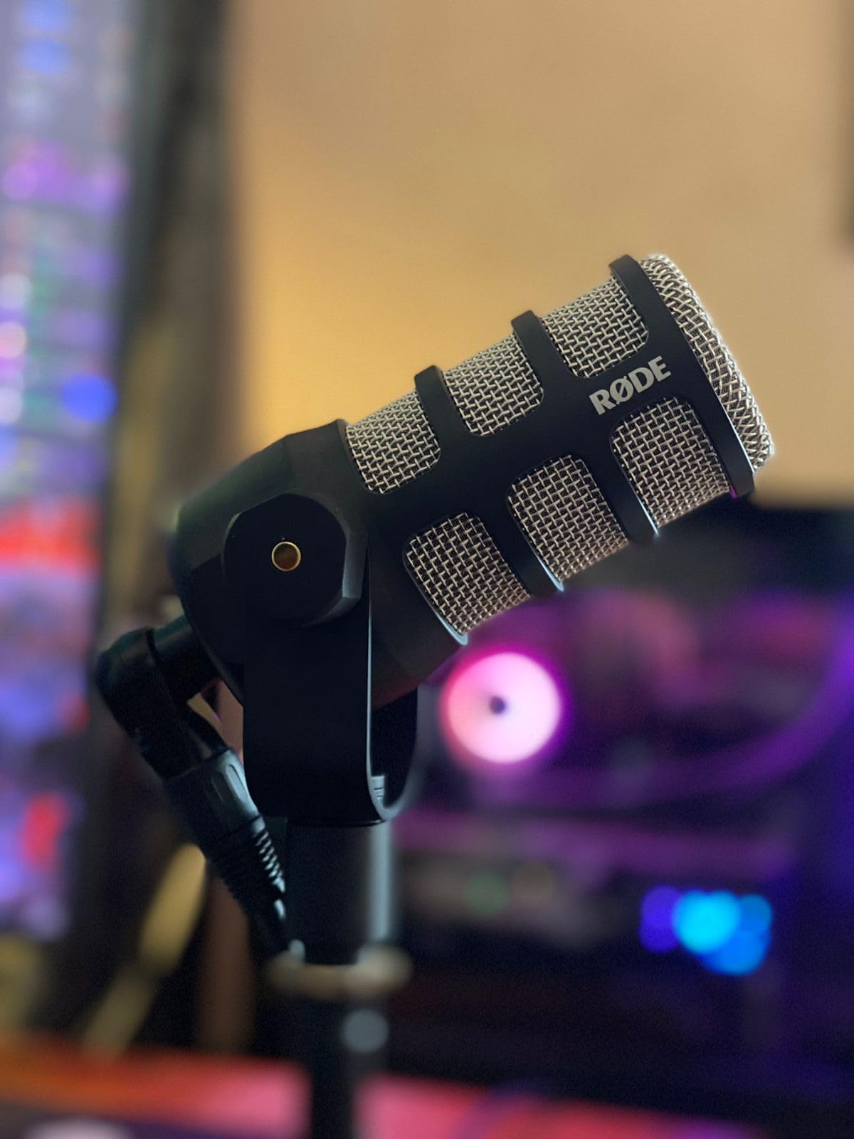 RØDE PodMic Cardioid Dynamic Broadcast Microphone, XLR | Requires Audio Interface (RODECaster, AI-1, or similar). For USB Plug and Play, see PodMic USB customer photo 2