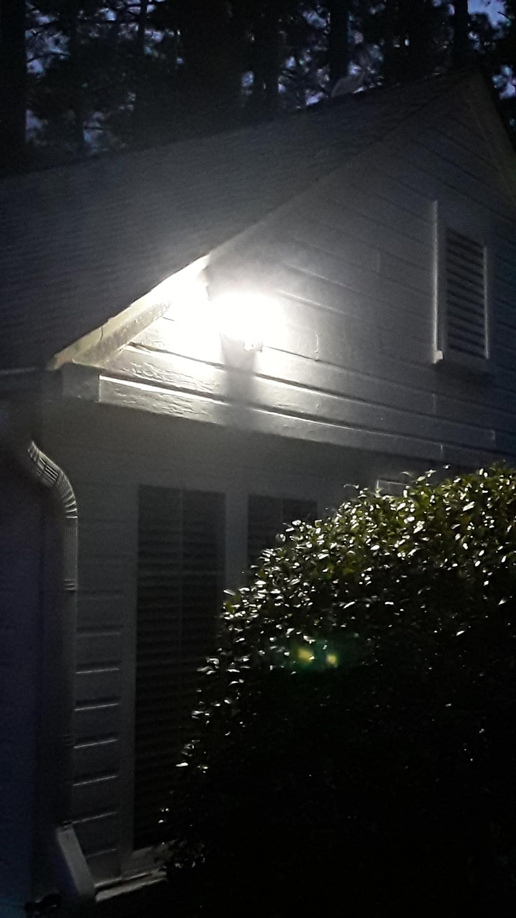 LEPOWER Solar LED Security Lights, PIR Motion Sensor Outdoor, 1600LM, Yard | 5500K Daylight, 72FT 180° Motion Sensor Flood Light, 3 Adjustable Head, Easy Install, IP65 Waterproof for Porch, Patio, Garage customer photo 1