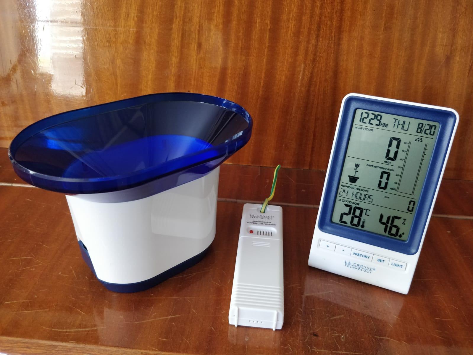 La Crosse Technology 724-1415BL Wireless Rain Station with Temperature and Humidity customer photo 1