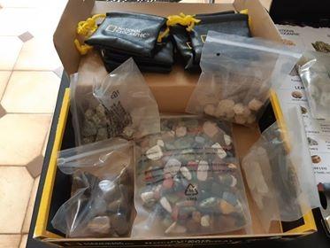National Geographic Rock Collection with 50 Specimens to Share for Kids | 1.25 Lbs. Assorted Rocks, Minerals, and Gemstones, 50 Sharing Specimens, Classroom Activity, Earth Science Learning customer photo 2