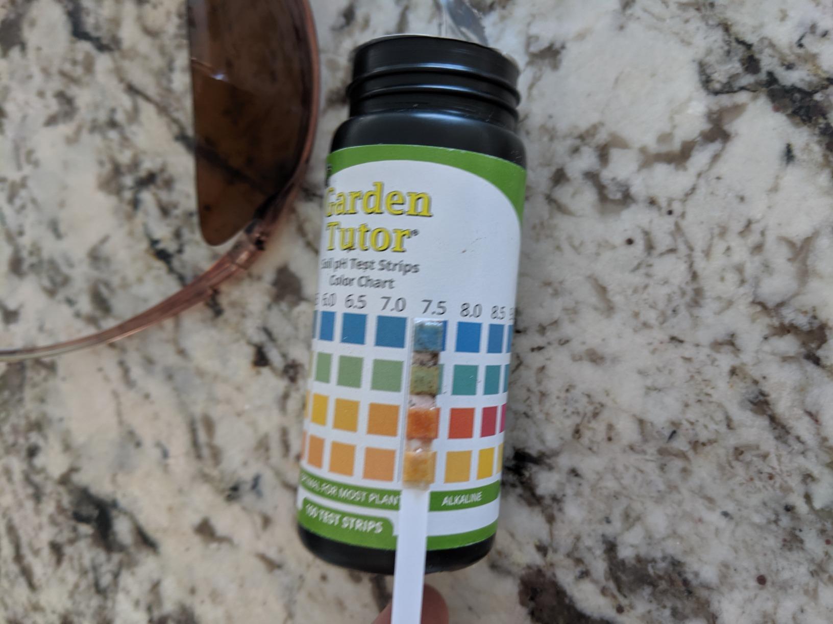 Garden Tutor Soil pH Test Kit - 100 Strips with AI-Powered Web Reader - Accurate Testing for Lawn, Garden & Compost - pH 3.5-9 customer photo 2
