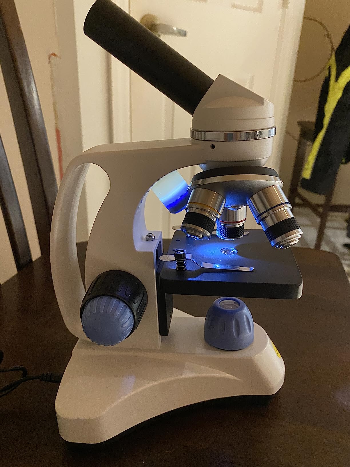 SWIFT Microscope SW150, Compound Student Microscope, 40X-1000X, Monocular Head, Coarse & Fine Focusing, Dual Illumination, Cordless-Capable with Eyepiece Camera and Software Windows and Mac Compatible customer photo 1