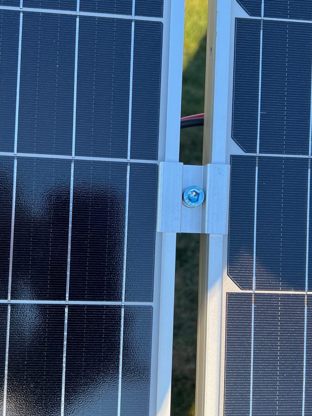 ECO-WORTHY Upgraded Solar Ground Mount Adjustable Multi-Pieces Solar Panel Mounting Brackets Kit System for 4pcs 200W/3pcs 300W/2pcs 400W Solar Panels for Ground, Open Space, Cabins and Backyard Sheds customer photo 2
