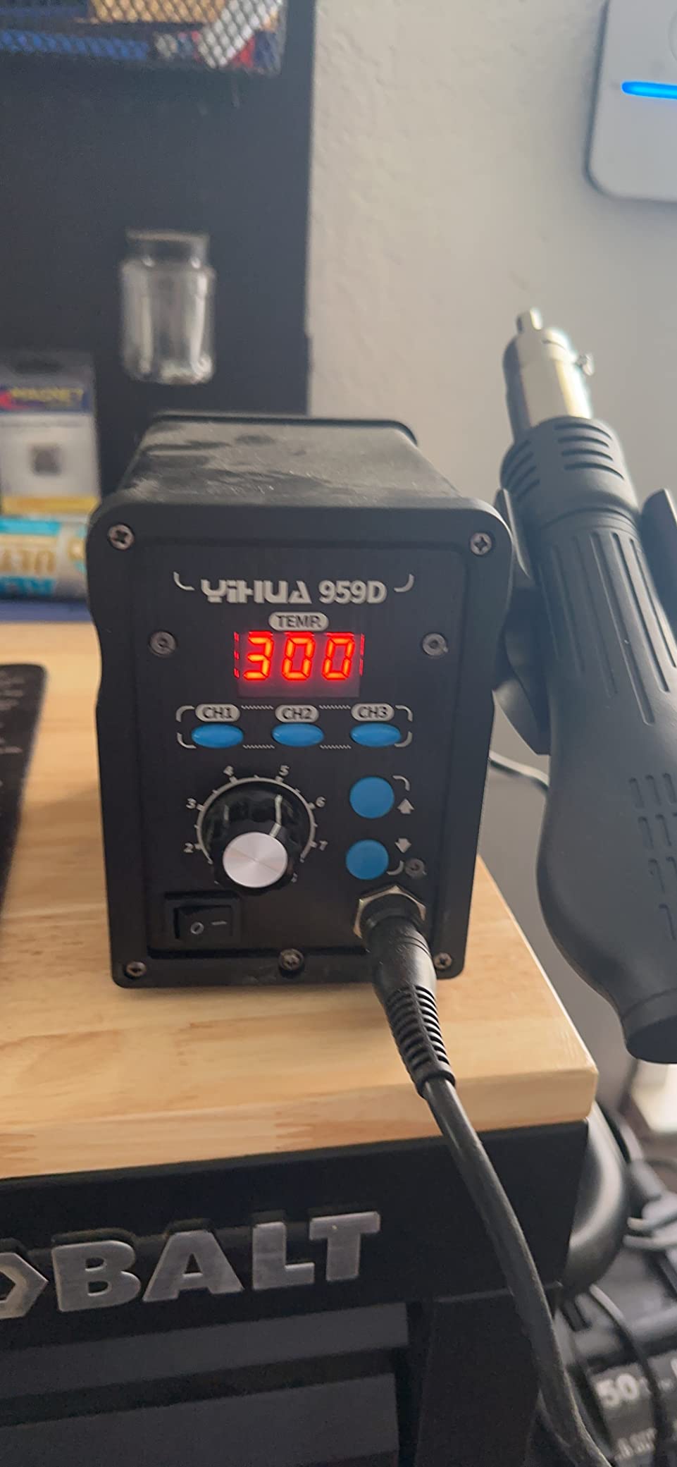 YIHUA 959D-Digital Hot Air Rework Station, High Power with 3 Memories, Airflow Efficiency, °F/°C Display, Accurate Temp. (212°F~932°F), Brushed Aluminum Panel & Safety Features customer photo 1