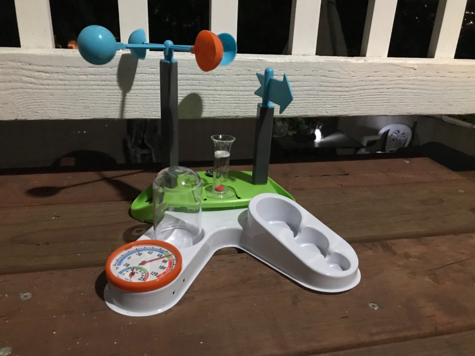 SMARTLAB Toys Storm Watcher Weather Lab with 18 Wild and Windy Experiments customer photo 2