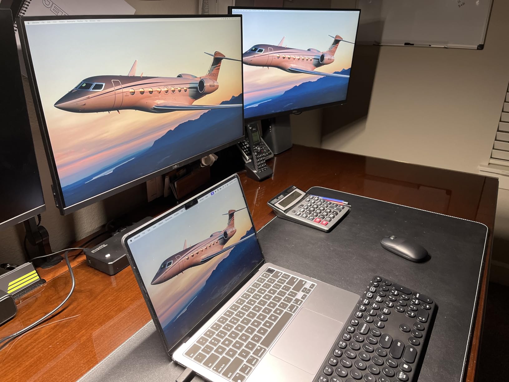 Plugable USB C Triple Display Docking Station | 100W PD, 3x HDMI (1x 4K 30Hz, 2x 1080p 60Hz), 6x USB 5Gbps Ports | Windows, macOS, ChromeOS Compatible - Enhance Productivity with Multi-Monitor Support customer photo 1