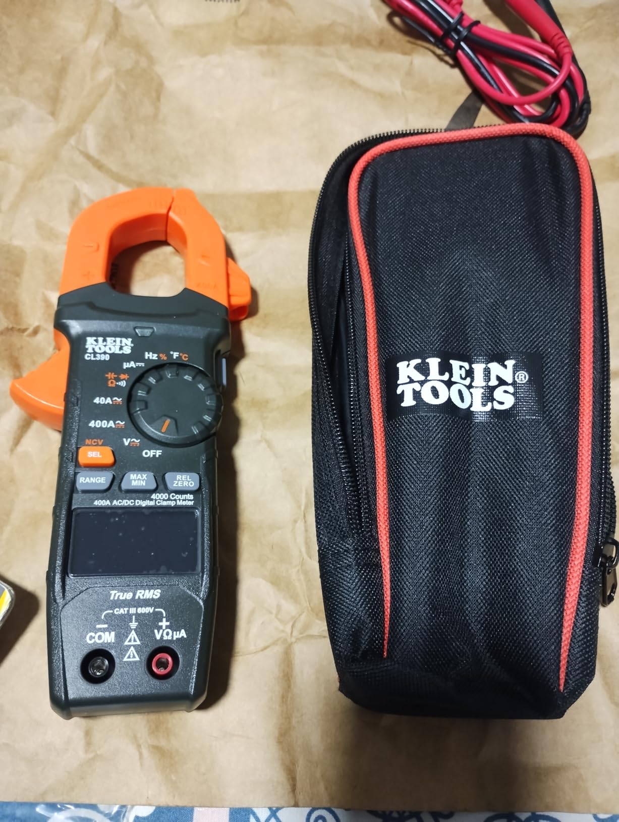Klein Tools CL390 AC/DC Digital Clamp Meter, Auto-Ranging, 400 Amp, NCVT Tester, Hi-Viz LCD Display, TRMS, Continuity Resistance, Temperature and More customer photo 1
