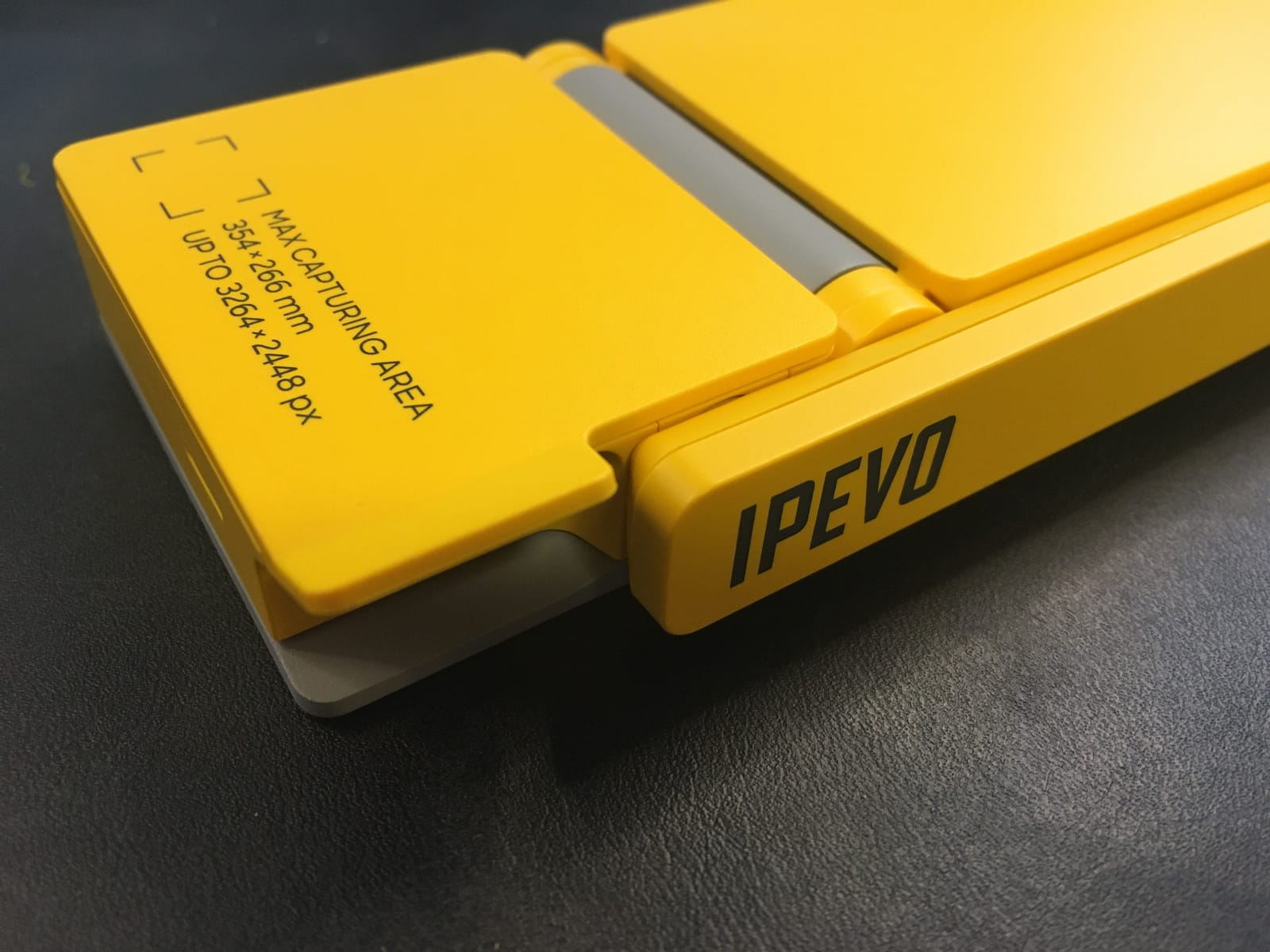 IPEVO DO-CAM Creator's Edition Portable & Compact Ultra HD 8MP USB Camera for Professional Visual Presentations and Communication - Webcam for Conference Calls, Distance Learning, Remote Work customer photo 1