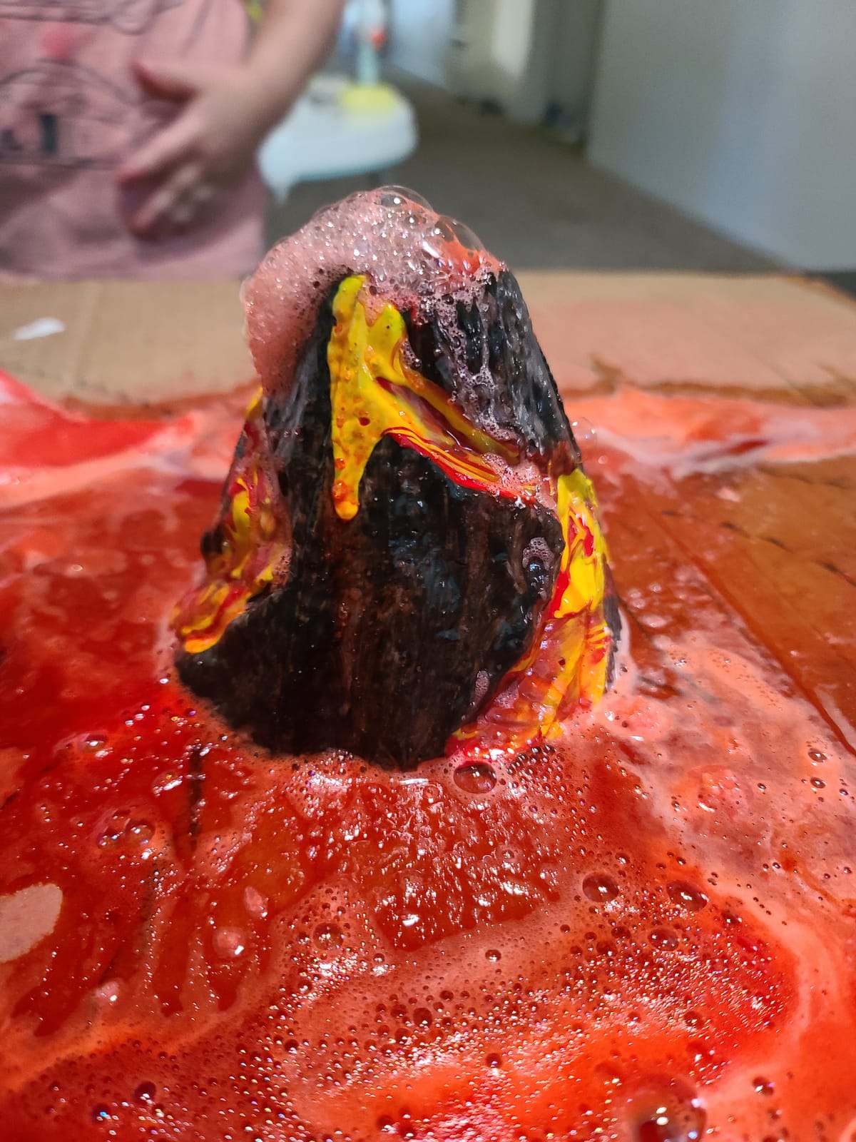 National Geographic Ultimate Volcano Science Kit for Kids Ages 8-12, 3X More Eruptions, Pop Crystals with Exciting Sounds, Eruption Powder, Hands-On Earth Science, STEM Activity, Birthday Gift customer photo 2