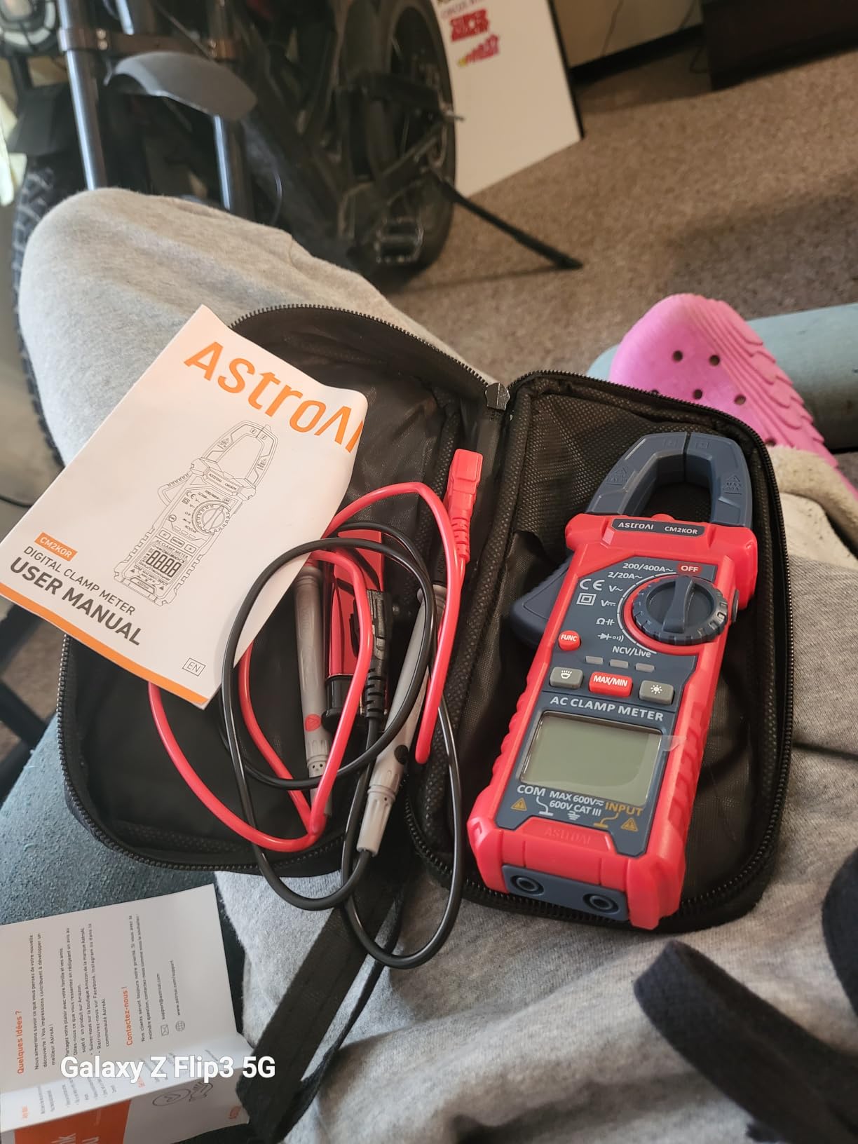 AstroAI Digital Clamp Meter Multimeter 2000 Counts Amp Voltage Tester Auto-ranging with AC/DC Voltage, AC Current, Resistance, Capacitance, Continuity, Live Wire Test, NCV, Blue customer photo 2