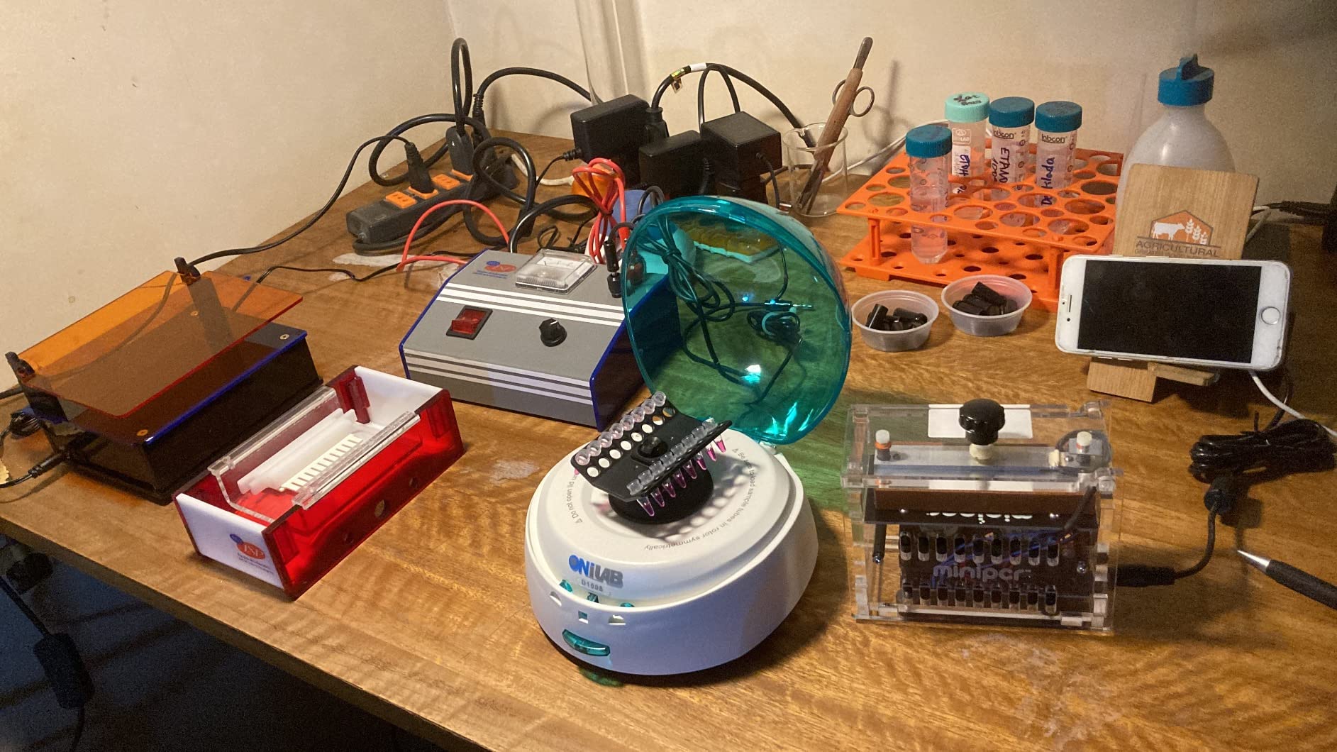 ONiLAB Scientific Mini Centrifuge 7000RPM, 2680 x g RCF, Lab Benchtop Centrifuge with 2 Rotors for 8 x 0.2/0.5/1.5/2.0ml and 0.2mL×32 PCR Strips, Low Noise≤45dB, 100-240V, Green lid (ONLY for MICROTUBES) customer photo 1